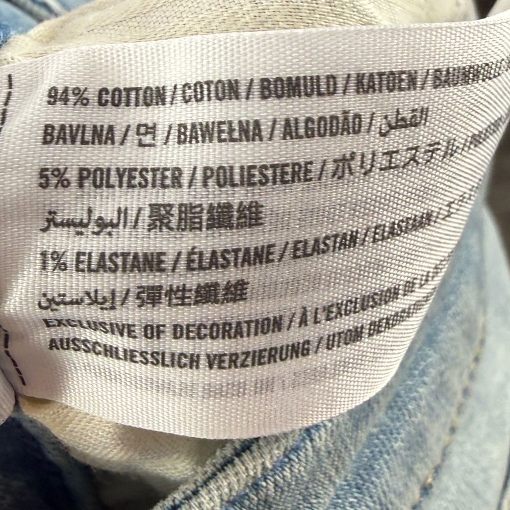 Abercrombie & Fitch Harper Low Rise Ankle Raw Hem Jeans in Distressed Blue 26 2 - Picture 8 of 9
